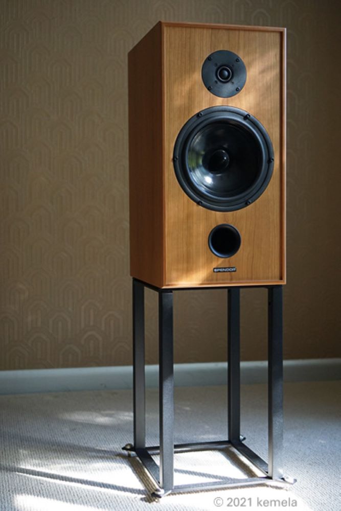 Spendor Classic 2/3 on Custom Built QS 104 speaker Stand